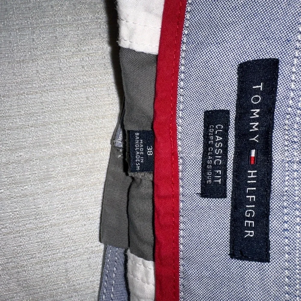 Tommy Hilfiger Gray Cargo Shorts with Relaxed Fit